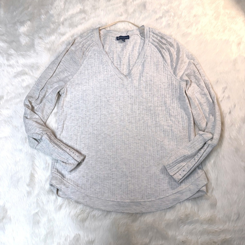 Democracy Ribbed Knit Top Women M Grey Rhinestone Cuff V-Neck Raglan Sleeve